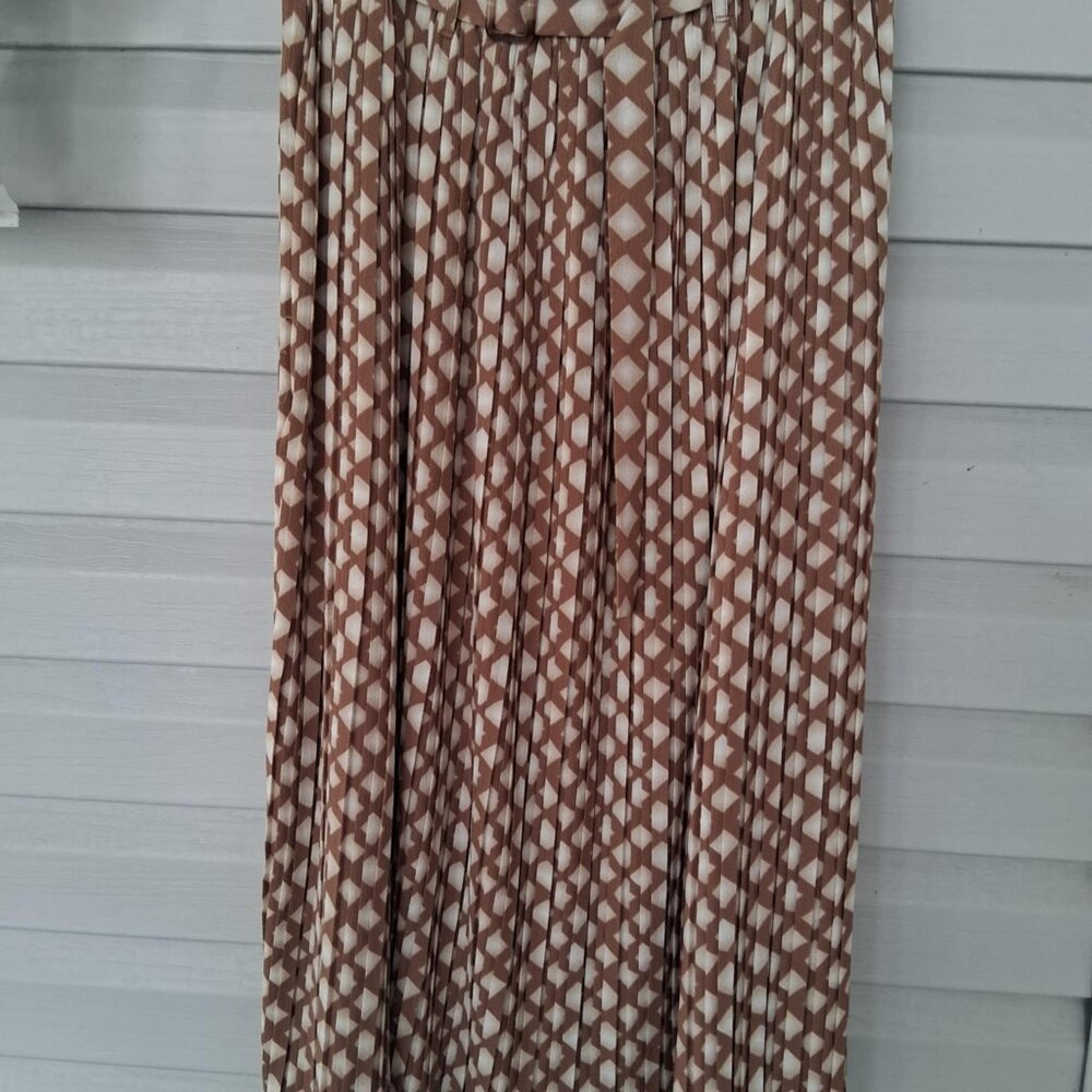 ALICE BLUE PLEATED SKIRT-SIZE LARGE
